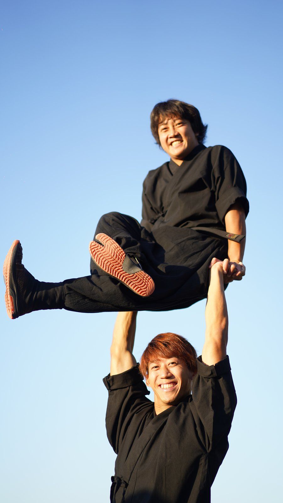 Marble duo acrobatics — Incredible Circus at street level!