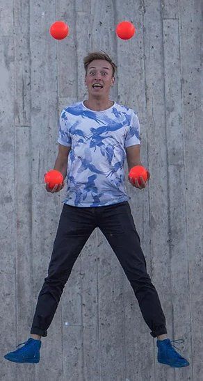 Yoshi Juggles — Juggling act (placeholder photo)