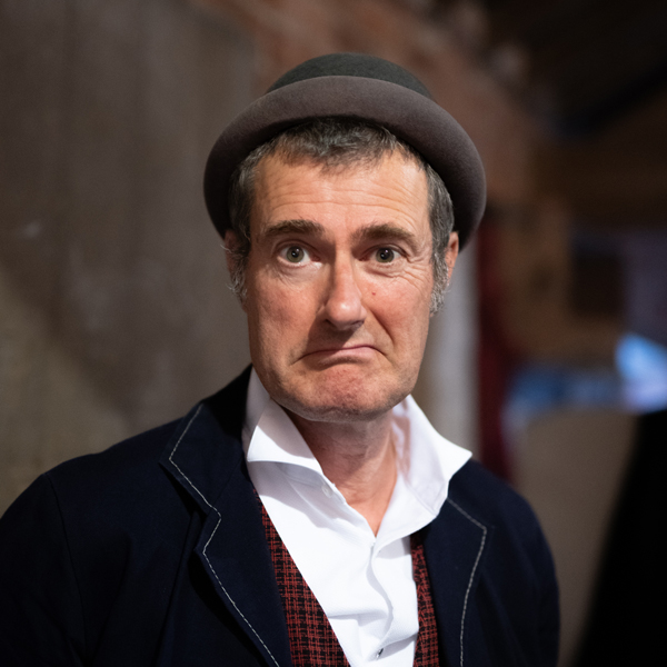 https://ottawabuskerfestival.com/wp-content/uploads/2025/05/Fraser-Hooper-2024-square.jpg